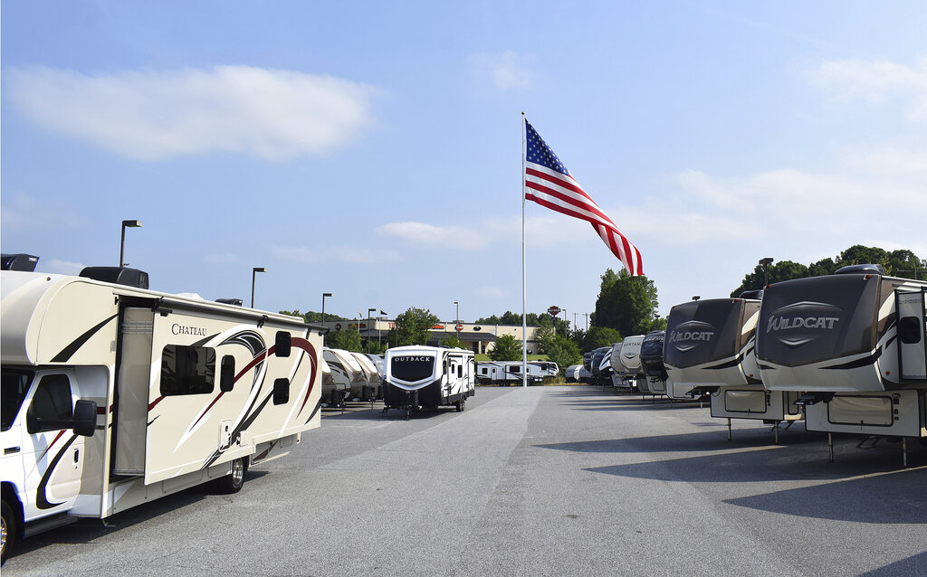 ‘The Profit’ loses city vote against his huge US flag – WildAboutTrial